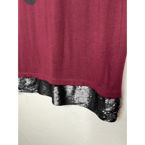 Steve Madden NYC Women's Burgundy Graphic T Shirt Top Sequined Hem XL - Picture 3 of 9